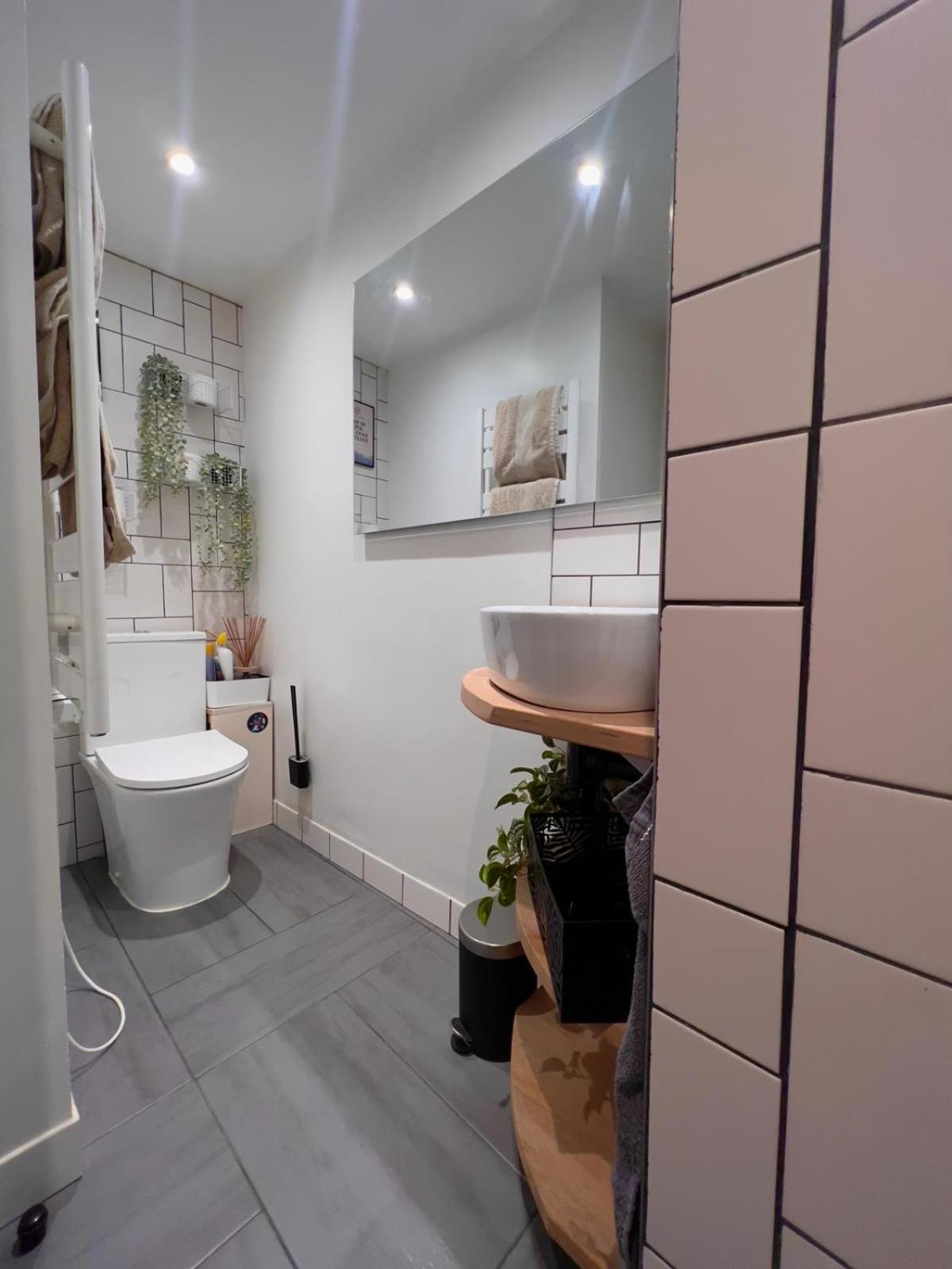 Апартаменти Escale Cosy A Pontoise Jacuzzi Et Terrasse Екстер'єр фото